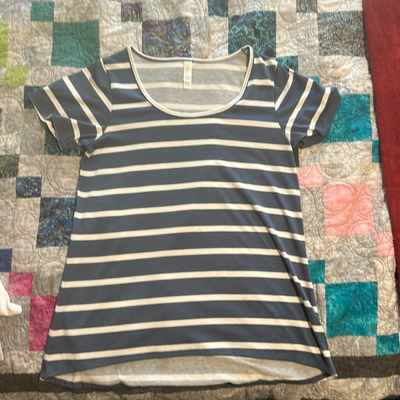 Lularoe top. - Picture 1 of 2